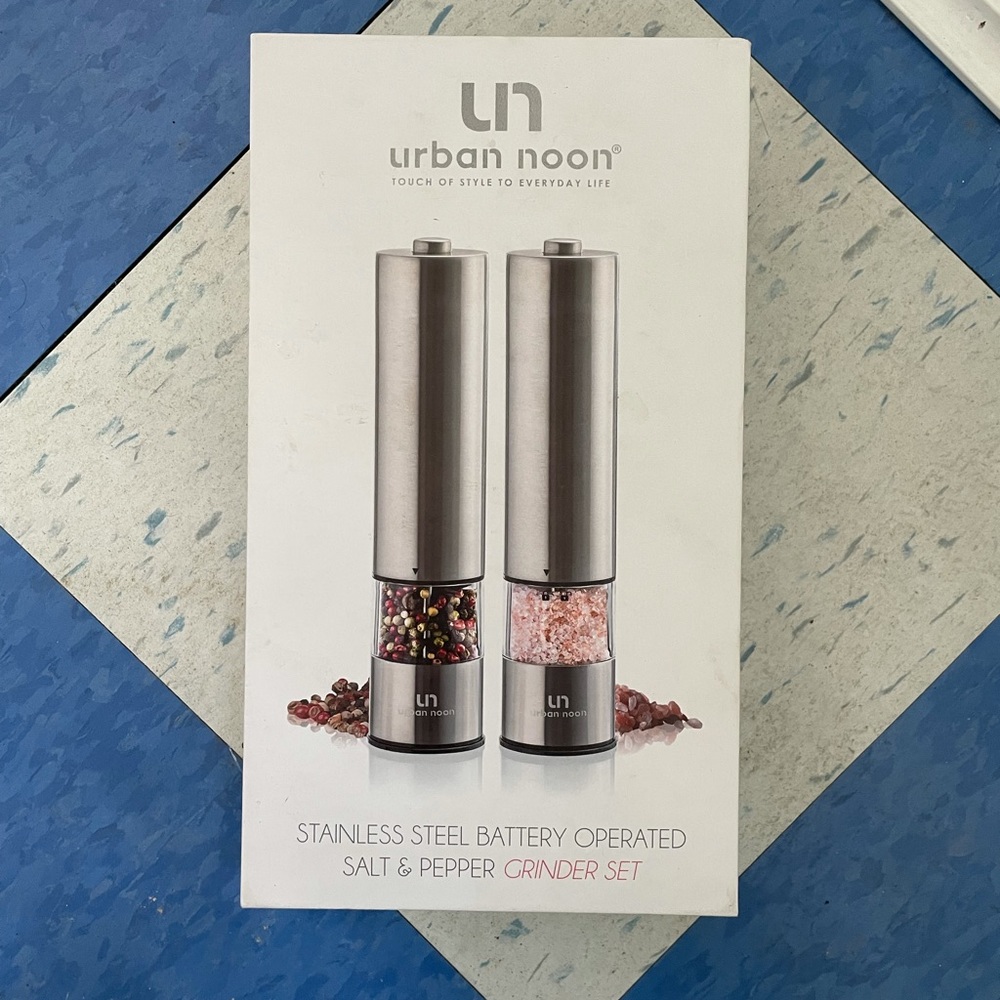 COPY - New in box! Urban Noon electric salt and pepper grinder - battery operat…